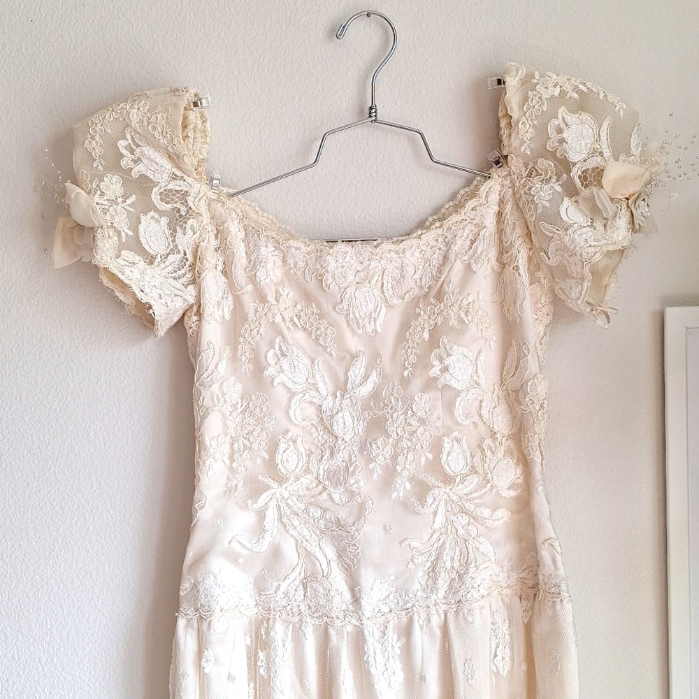 Vintage Lace Wedding Dress